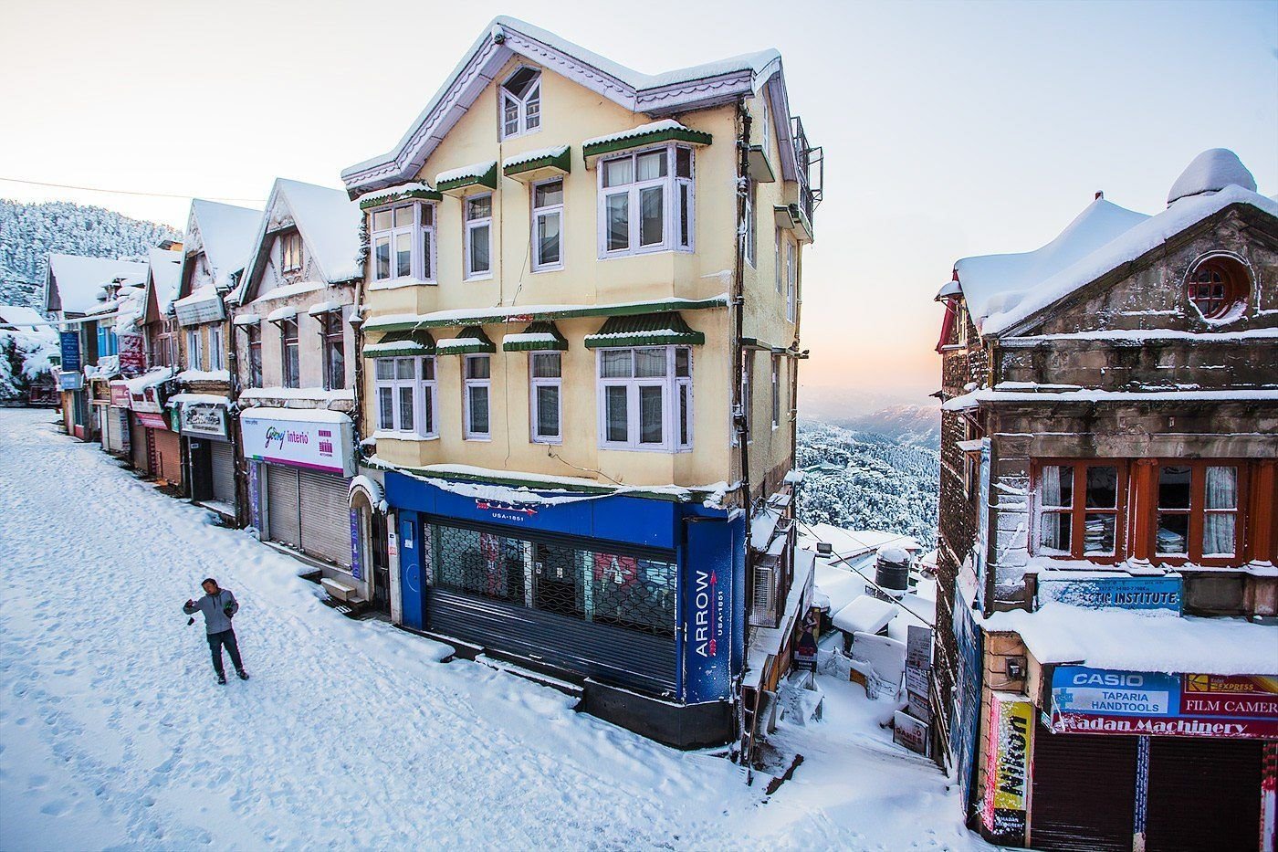 Winter in Shimla photographed by Himanshu Khagta
